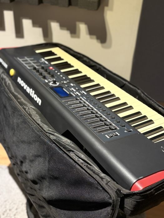 Teclado controlador novation impulse 61(Com teclas a falhar)