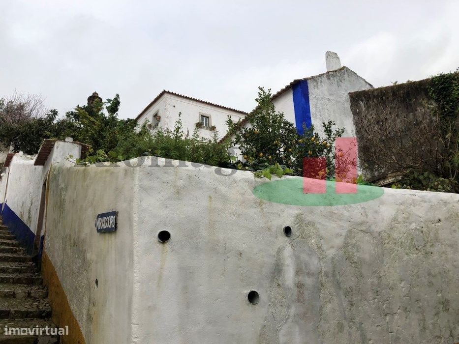 Terreno urbano dentro da muralha do Castelo de Óbidos***RIOMAGIC*** — Santa Maria, São Pedro E Sobral Da Lagoa, Leiria