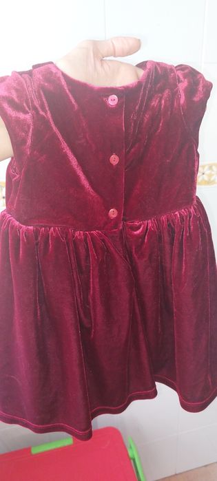 Vestido vermelho de veludo de bebé