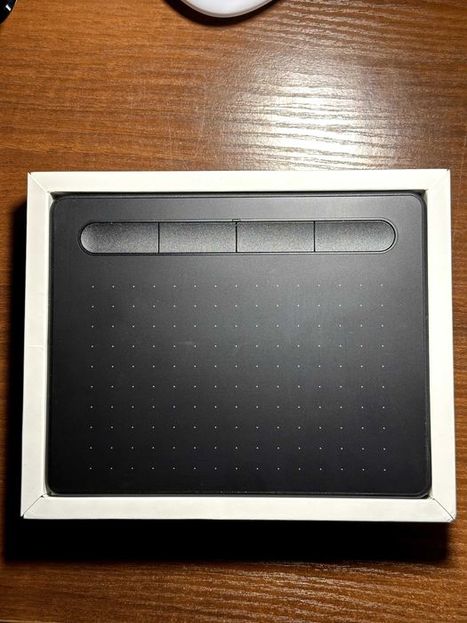 Графічний планшет Wacom Intuos S майже новий