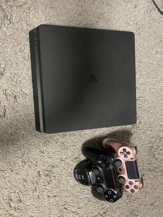 Продам ps4 на 1 терабайт