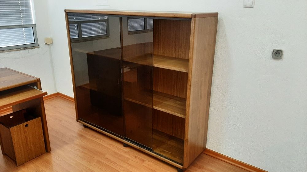 Secretária de direcção  + Estante em muito bom estado