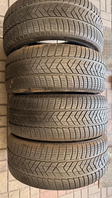 255/40R21 102V Pirelli Scorpion Winter