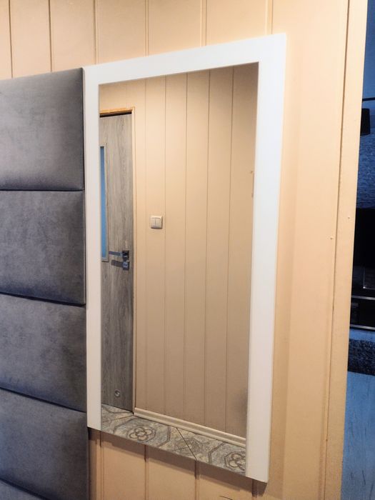 lustro wiszące, białe