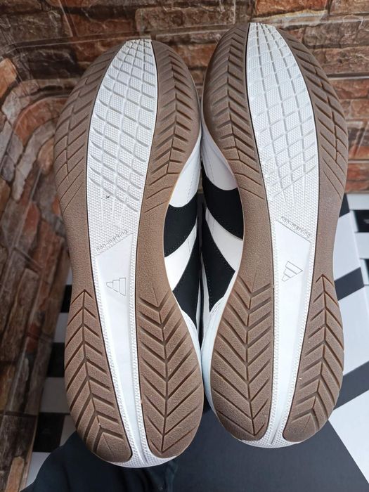 Футзалки, залки adidas Predator (45р.29 см)