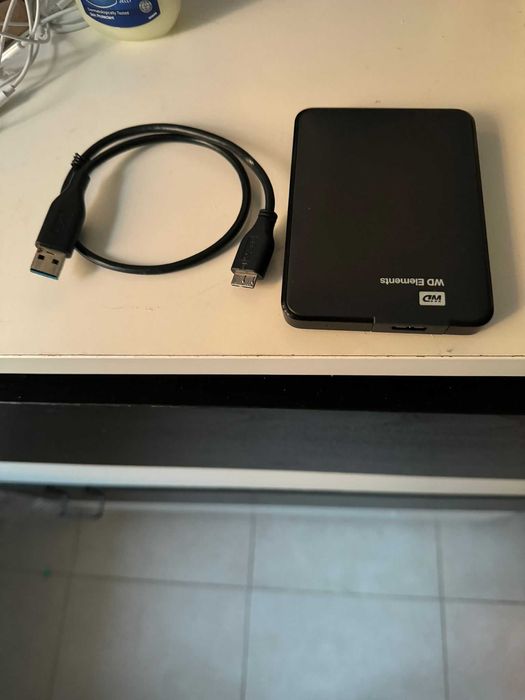 vendo disco externo 3.0 1TB está novo 40 euros negociável urgentemente