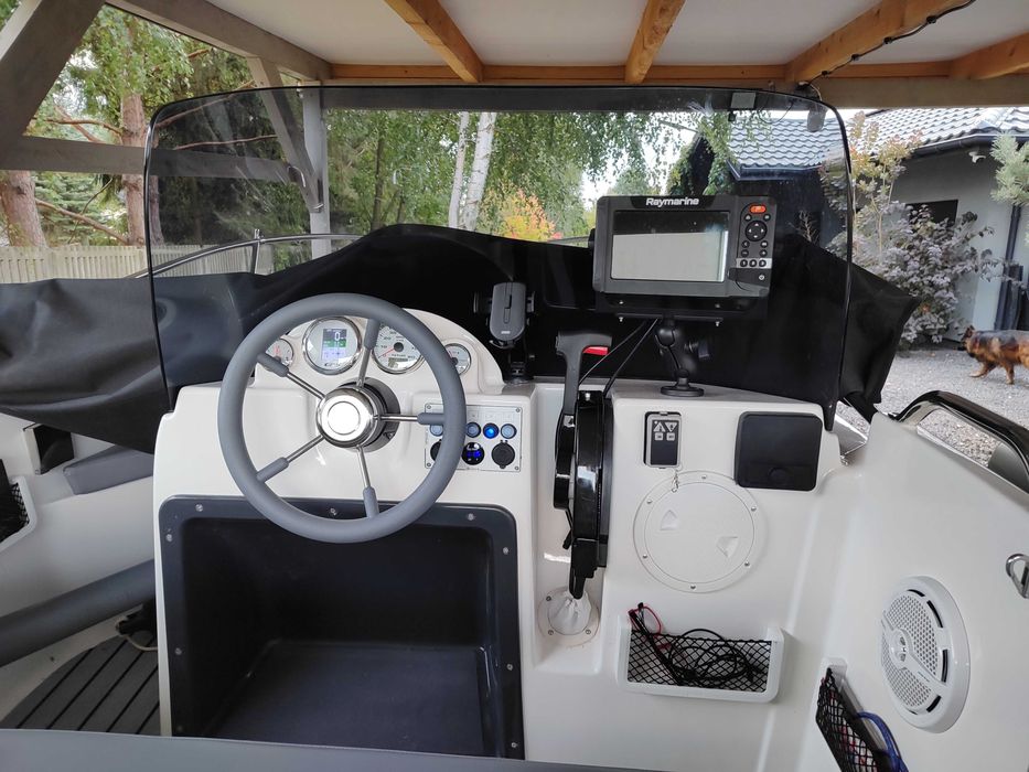 ŁÓDŹ BANTA 460 z 2024 roku z przyczepą i silnikiem