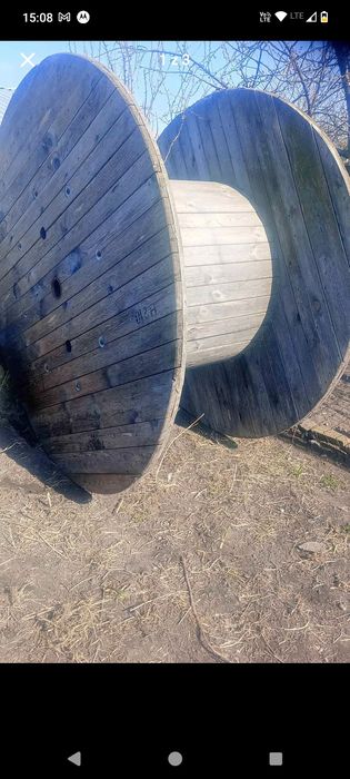 Sprzedam duza szpule po.kablu parę szt