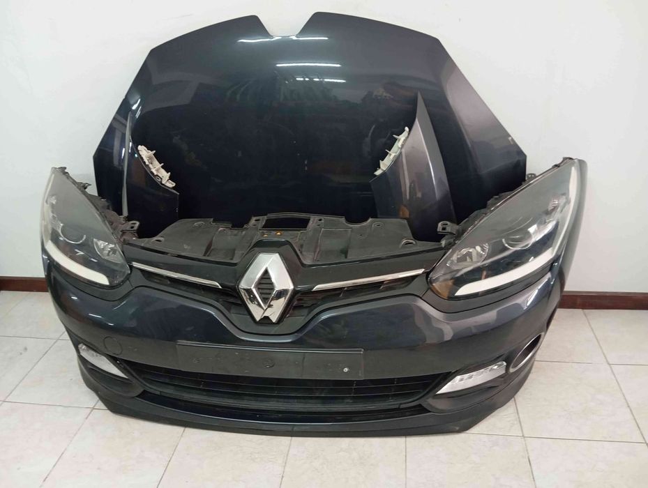 RENAULT MEGANE III Hatchback Van 2015 Frente Completa