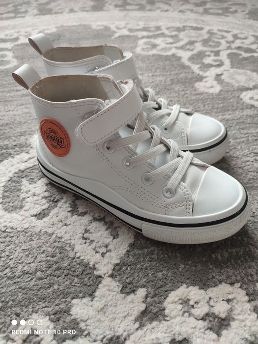 Кросівки, хайтопи