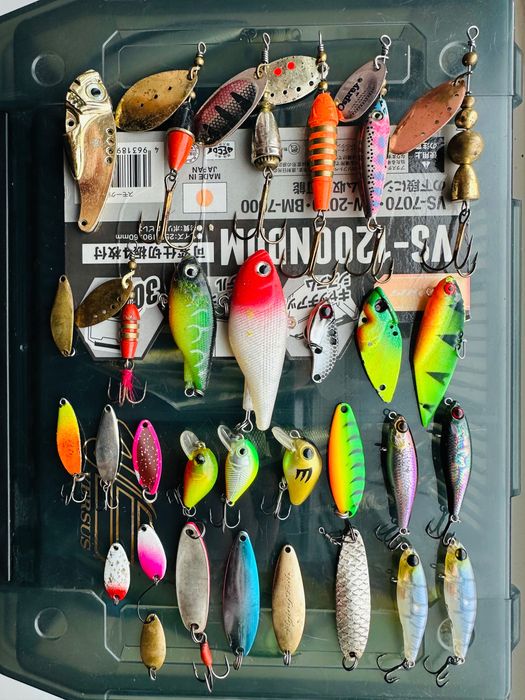 Воблеры много, разные.