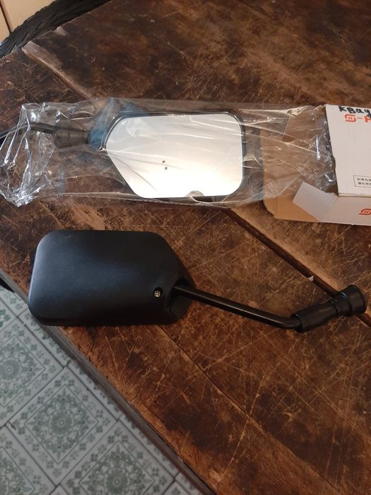 Мото зеркала на скутер мопед резьба 8мм. Цена за пару.