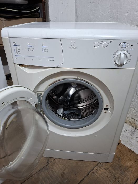 Пральна машина Indesit