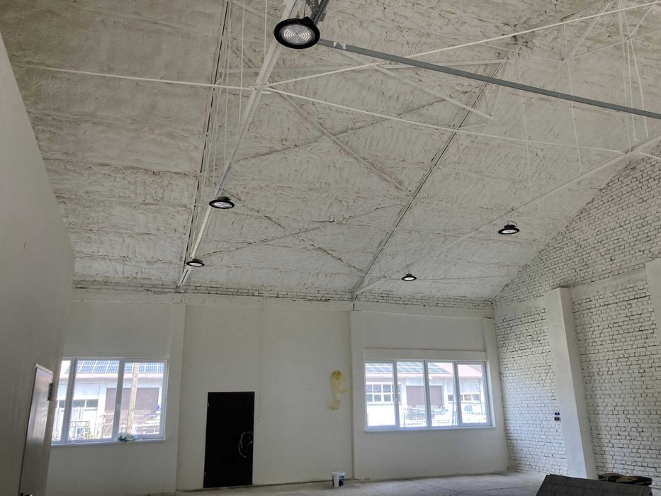 Hala 560m2 na działce 1776m2 na sprzedaż / wynajem