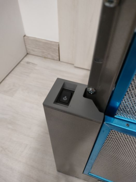 Nowy srebrny okap Amica