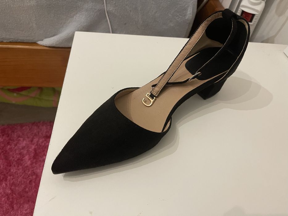 Sapato de salto preto