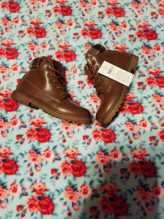 Botas de menino NOVAS