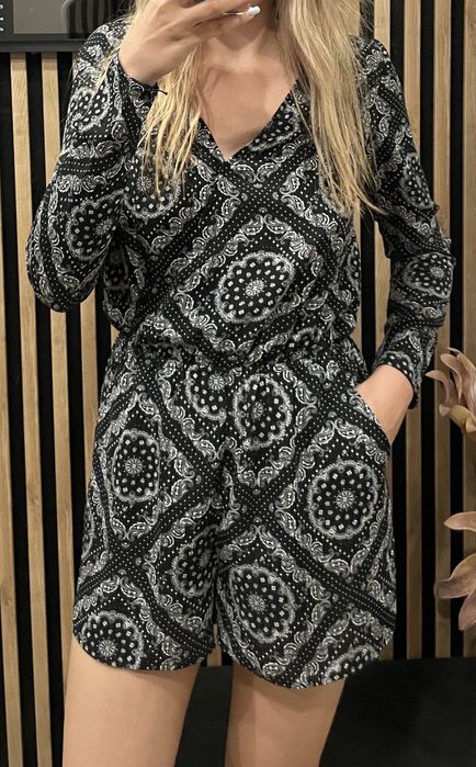 Kombinezon czarny 36 S h&m wzory lato