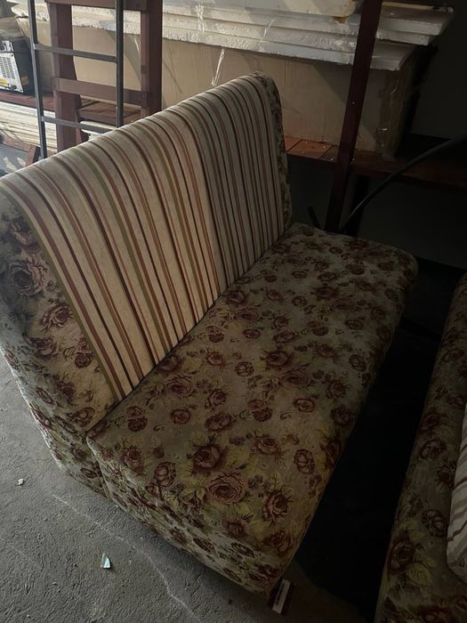 Продам діван, ресторан, кафе