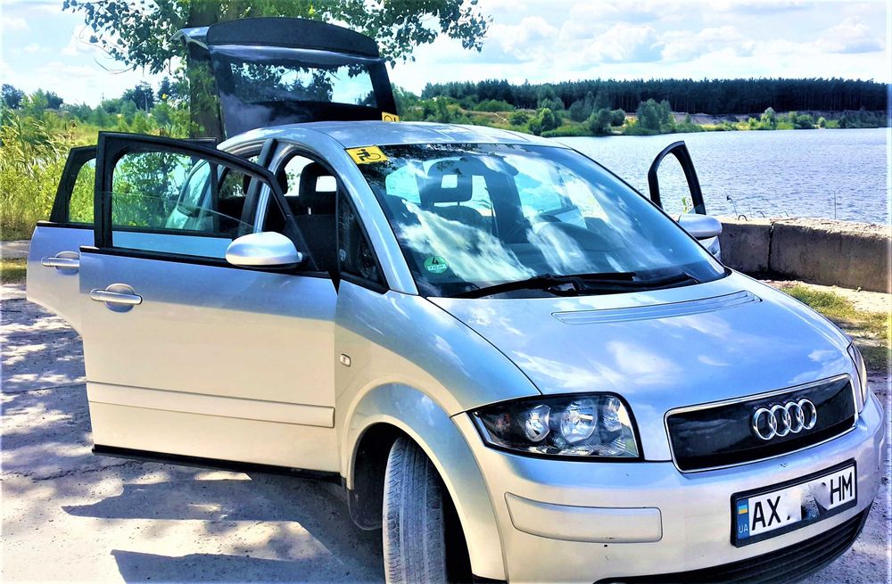 Автомобиль AUDI A2