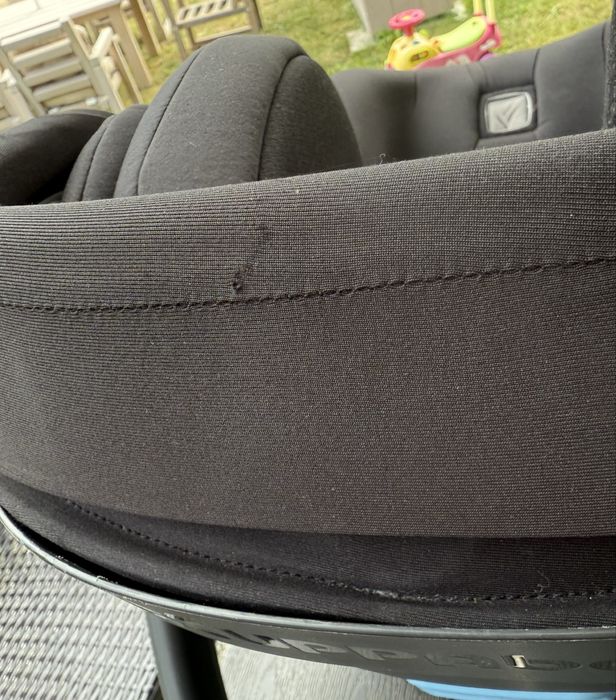 Fotelik samochodowy z bazą UPPAbaby Mesa i-Size nosidełko łupina