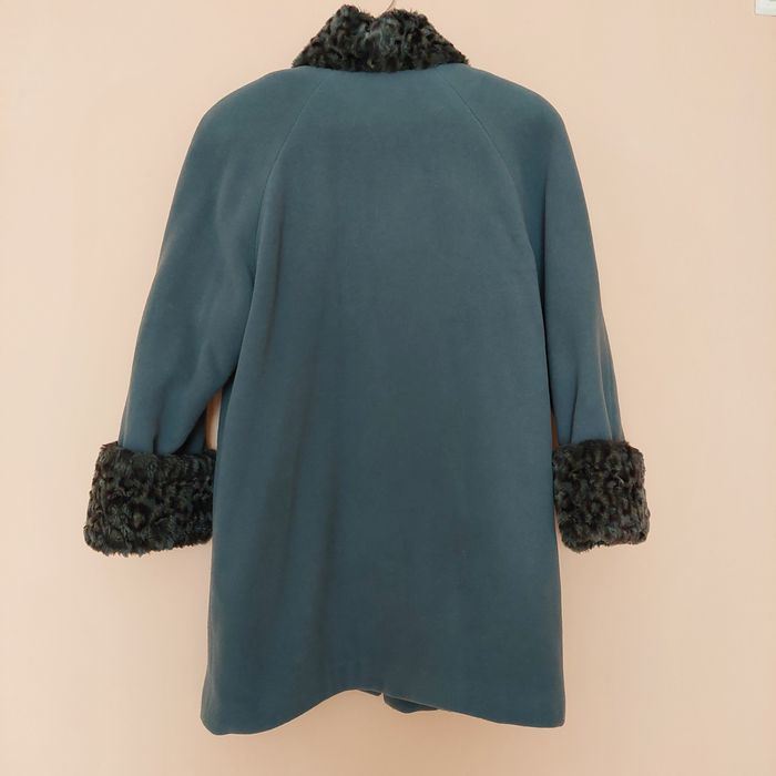 Zielony płaszcz damski