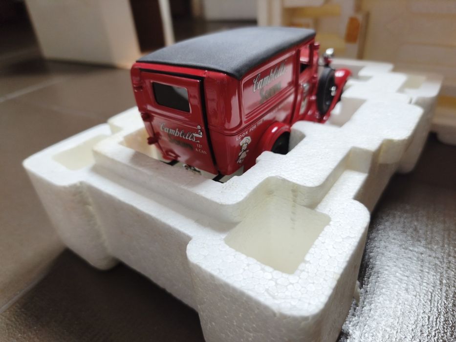 Ford Panel Delivery 1:24