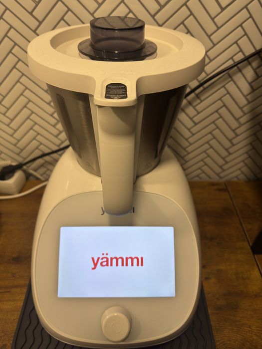 Robo de cozinha yammi 3 com garantia OU TROCO