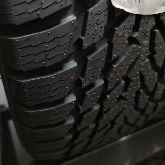 225/55/16 XL Nokian z 2025 roku