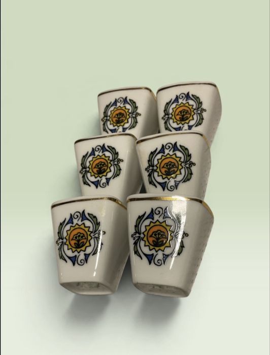 Porcelanowe kieliszki
