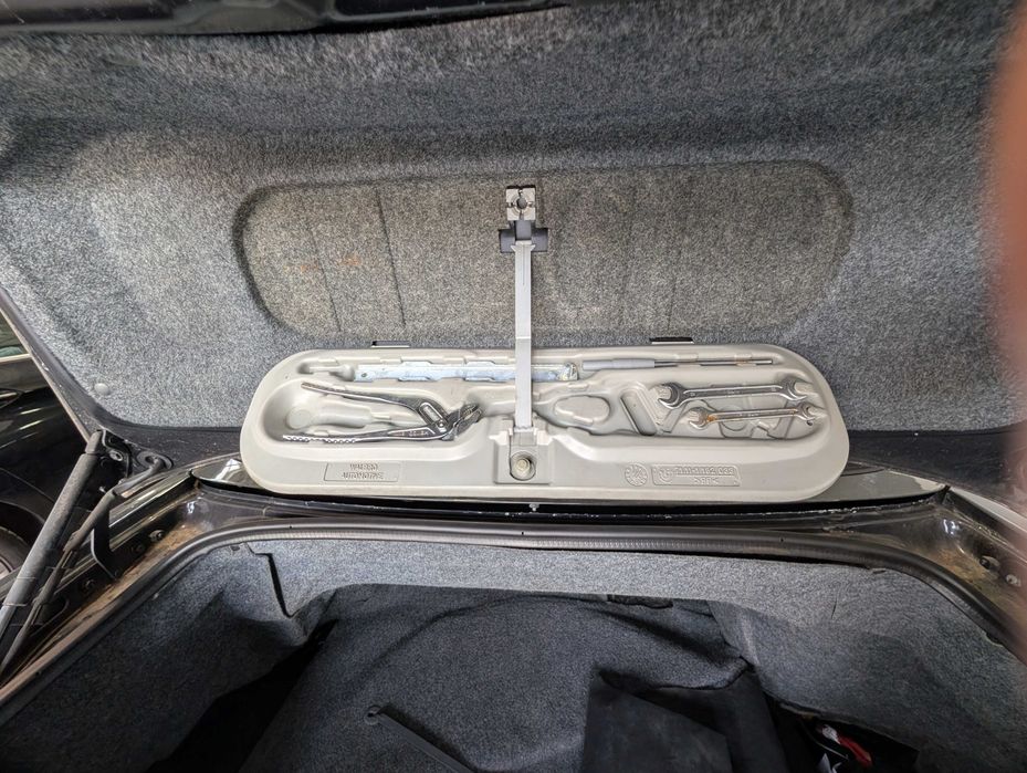 À venda: várias peças para o BMW E36 / 316i e M3 descapotável