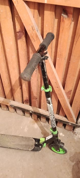 dwie chulajnogi dla dzieci
