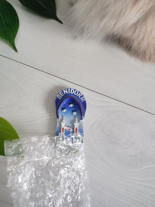 Magnes na lodówkę Hiszpania Benidorm niebieski nowy klapek japonek