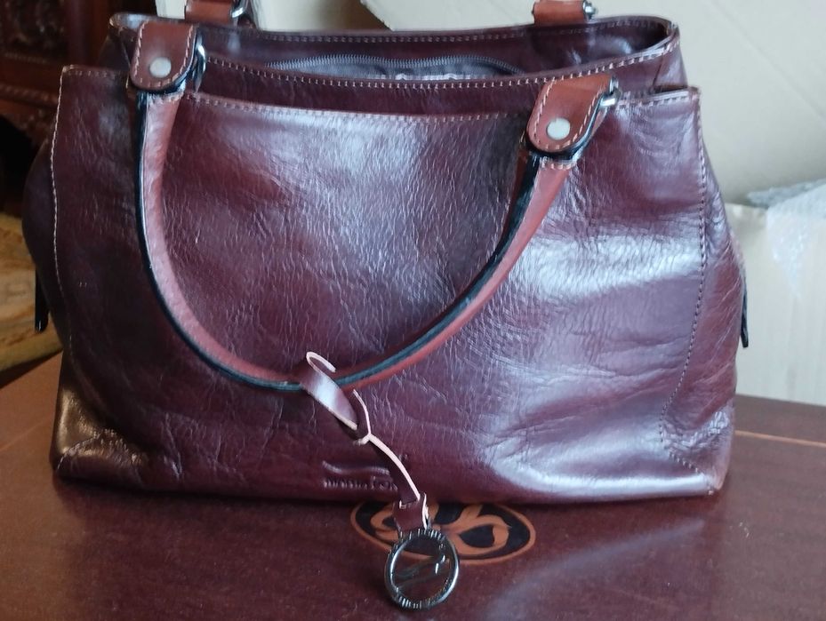 Carteira de senhora em pele castanha Marta Ponti