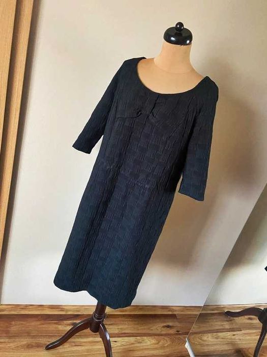 48 46 gabriela visconti czarna sukienka midi trapez oversize plus size