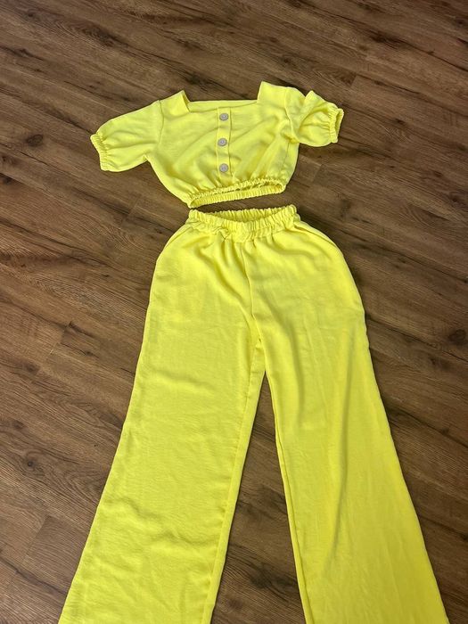 Продам костюм для дівчинки