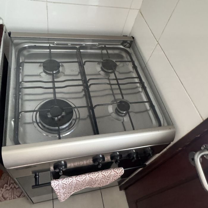 Fogao 4 bocas disponivel no porto