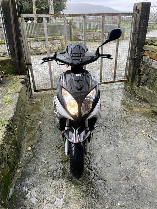 Scooter keeway f-act 50.