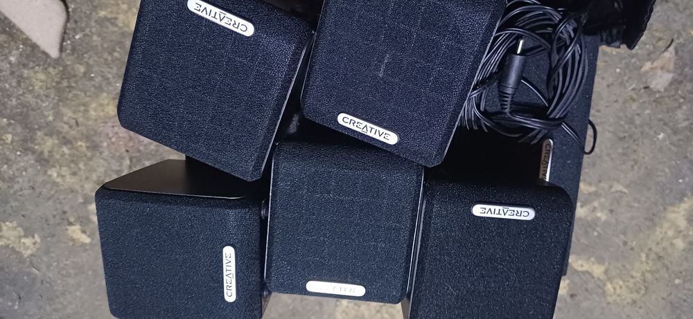 Colunas de som creative