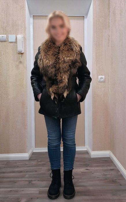 Стильная кожаная дублёнка, в идеальном состоянии, почти не носила.