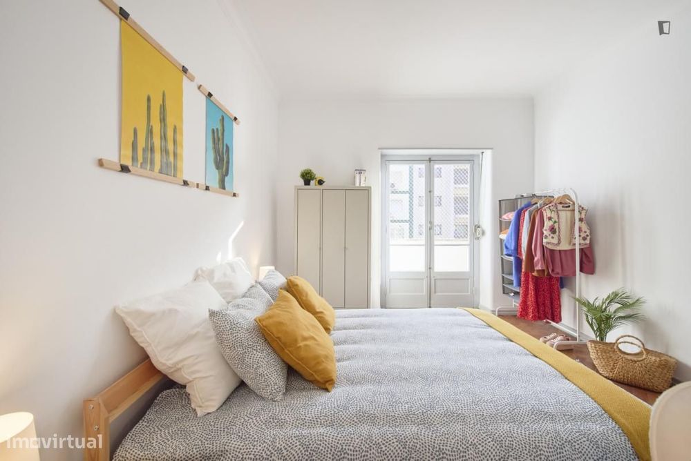 Quarto - localizado em Arroios Lisbon
