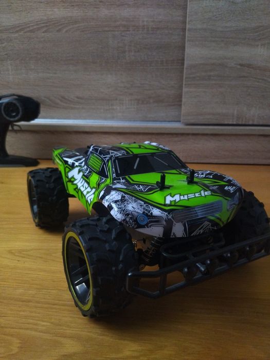 Samochodzik zdalnie sterowany