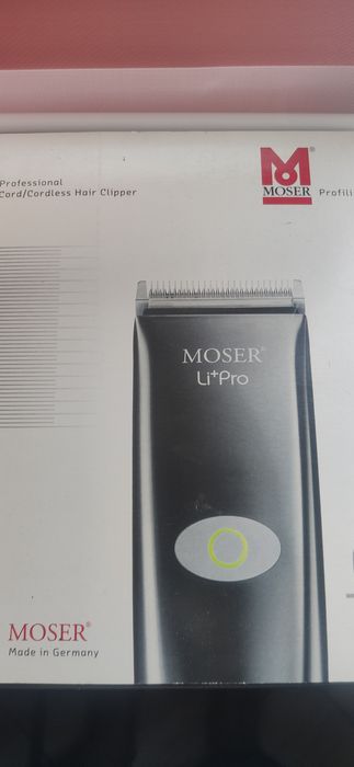 Продам профессиональную машинку для стрижки Moser Li+Pro 1884.
