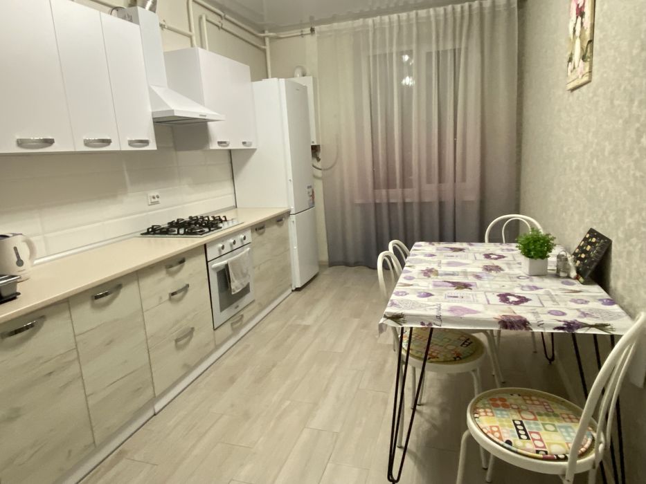 ТЕПЛА квартира подобово Порт Сіті. ПАРКОВКА Є! звітні документи є