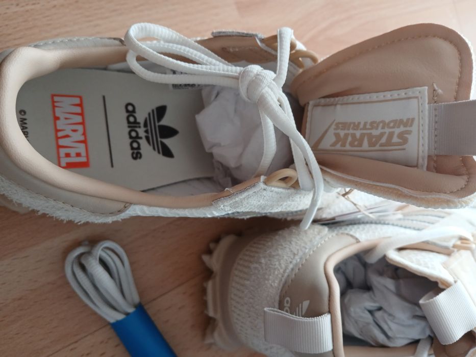 Adidas marathon marvel