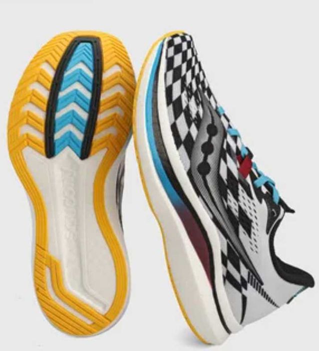 Saucony р.50 карбоновые пластины стельки-32см по факту