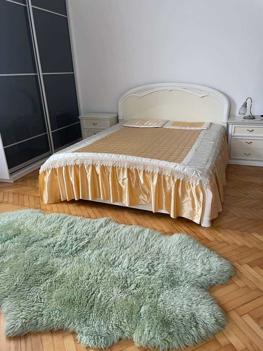 Напів-особняк в престижній центральній локації. Без тварин.