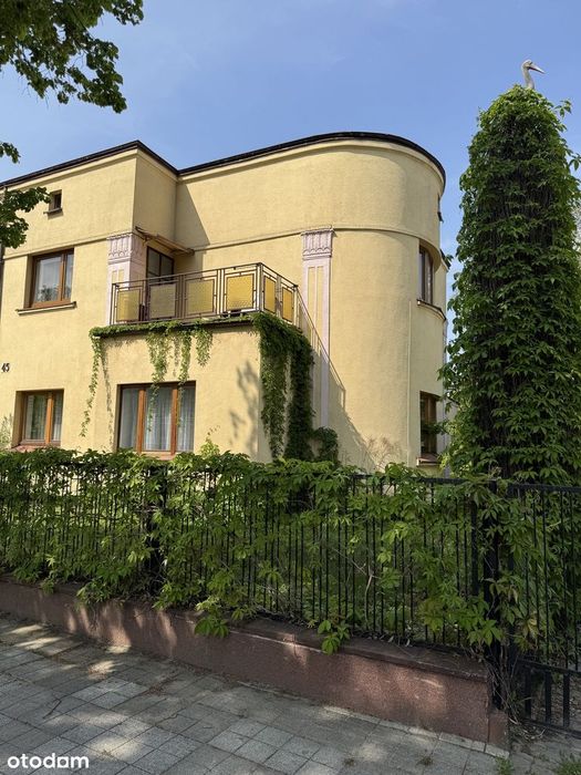 Dom (140 + 80 m²), dwa niezależne lokale, gotowe do zamieszkania.