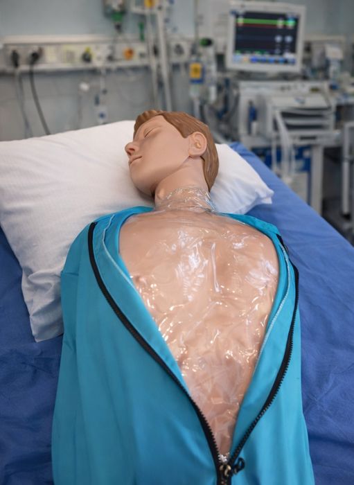 Manekin do resuscytacji szkoleniowy fantom pierwsza pomoc RKO nowy