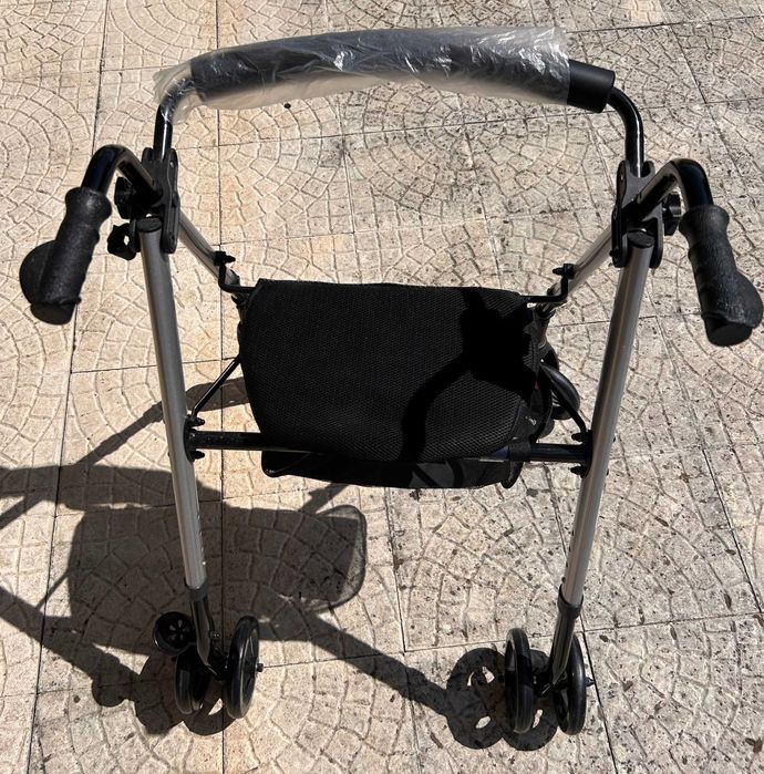 Andarilho com rodas novo